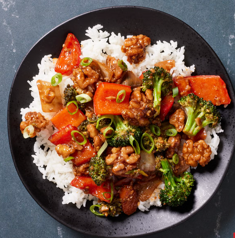 WALNUT BROCCOLI STIRFRY