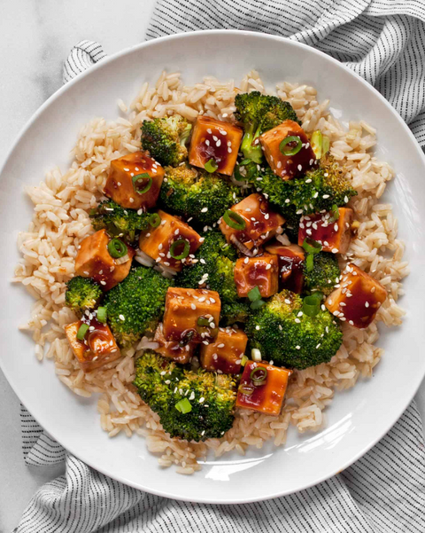 HONEY GARLIC TOFU W/QUINOA & BROCCOLI